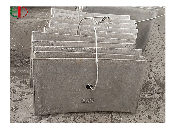 球磨机衬板高锰钢衬板大型破碎机配件耐磨衬板