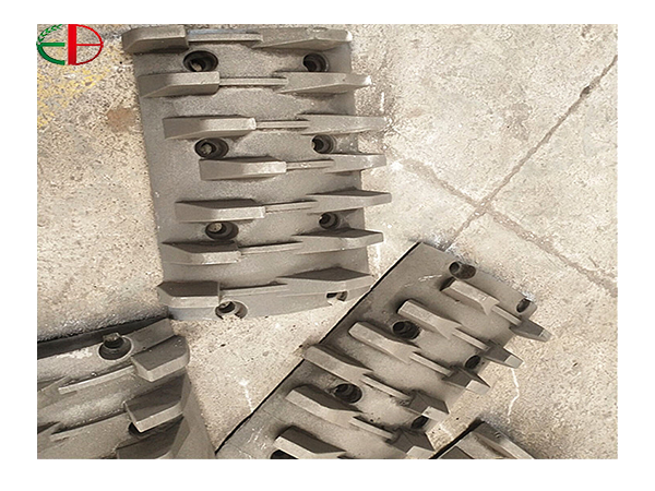 球磨机衬板高锰钢衬板大型破碎机配件耐磨衬板