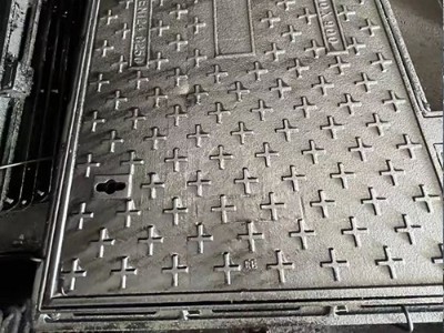 厂家直销 井盖 500x1000 铸铁井盖