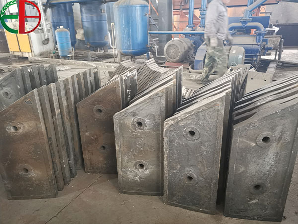 厂家直供 高铬锰合金水泥及矿用球磨机研磨介质壳体衬板耐磨件