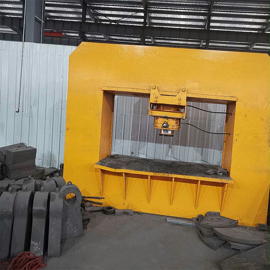 Crusher-hammer-2